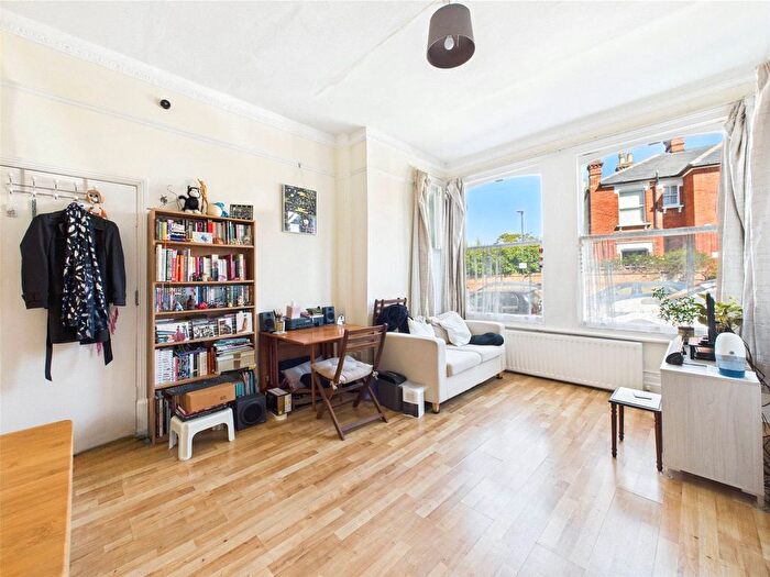 1 Bedroom Flat To Rent In Denton Road, East Twickenham, TW1