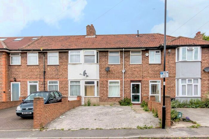 3 Bedroom Terraced House To Rent In Braid Avenue, Acton, London, W3