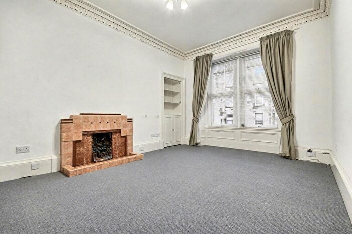 2 Bedroom Flat For Sale In Finnart Street, Inverclyde, Greenock, PA16