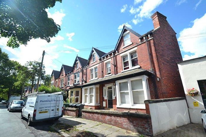 1 Bedroom Flat To Rent In Oakwood Avenue, Oakwood, Leeds, LS8