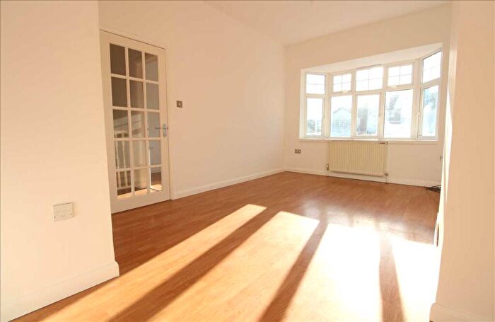 2 Bedroom Apartment To Rent In Leigh On Sea, SS9