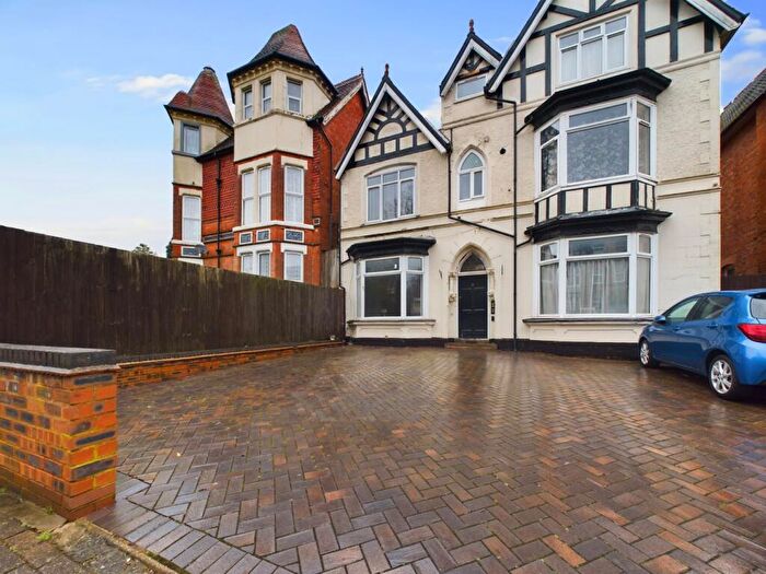 Studio To Rent In Forest Road, Birmingham, B13