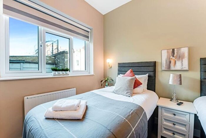 1 Bedroom Studio To Rent In High Road, Haringey, London, N15
