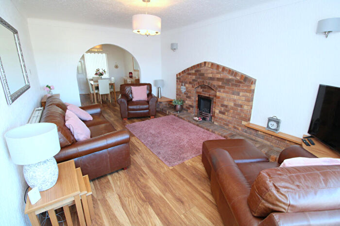 2 Bedroom Bungalow For Sale In Penisaf Avenue, Towyn, LL22