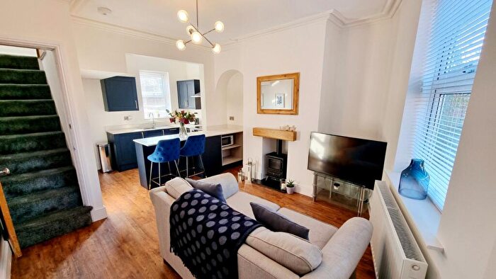 2 Bedroom Terraced House To Rent In Granby View, Leeds, West Yorkshire, LS6