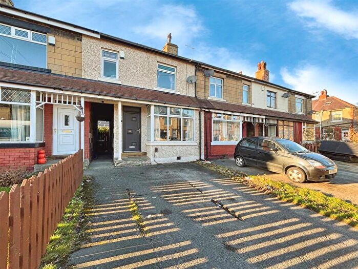 3 Bedroom Terraced House For Sale In Oakdale Crescent, Bradford, BD6