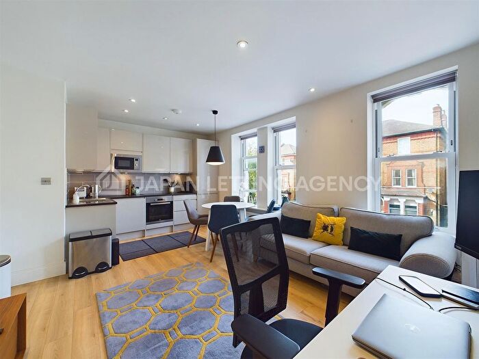 1 Bedroom Flat To Rent In Hartington Road, London, W13