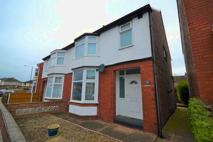 3 Bedroom Semi-Detached House To Rent In St. Hildas Road, Belle Vue, DN4