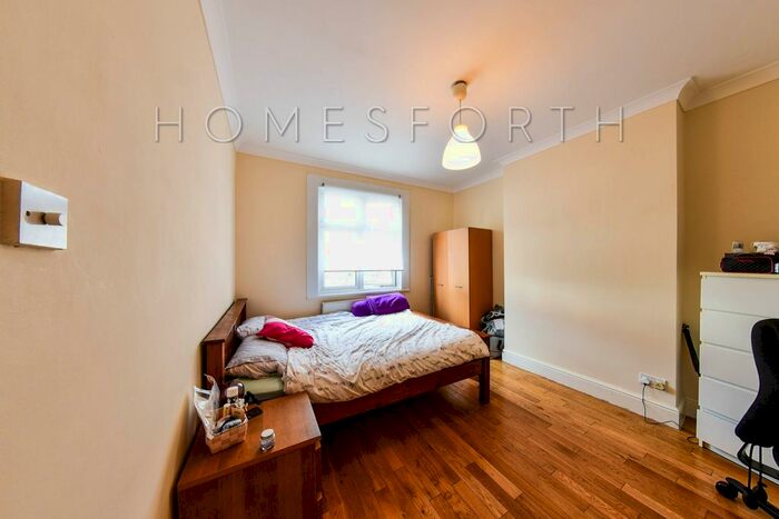 2 Bedroom Flat To Rent In Gladstone Park Gardens, Dollis Hill, NW2