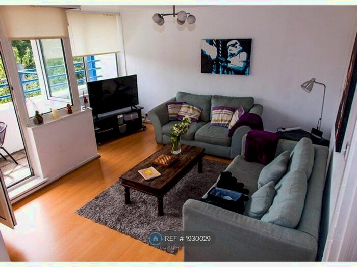 2 Bedroom Flat To Rent In Mare Street, London, E9