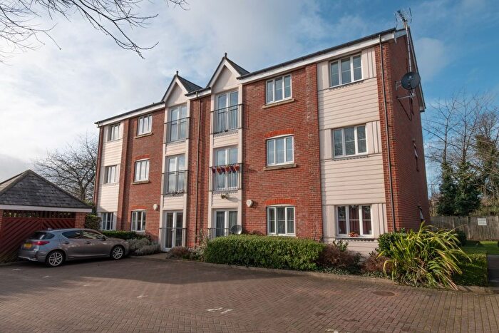 2 Bedroom Flat For Sale In Dextor Close, Canterbury, Kent, CT2