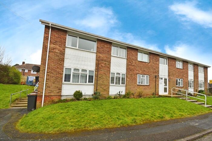 2 Bedroom Flat To Rent In Chambers Avenue, Romsey, SO51