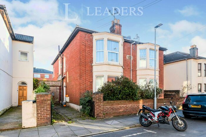 2 Bedroom Flat To Rent In Queens Road, Portsmouth, PO2