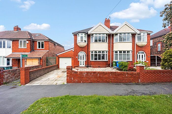 3 Bedroom Semi-Detached House For Sale In Leigh Avenue, Widnes, WA8