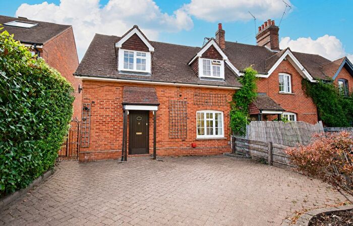 3 Bedroom End Of Terrace House For Sale In Love Lane, Kings Langley, WD4