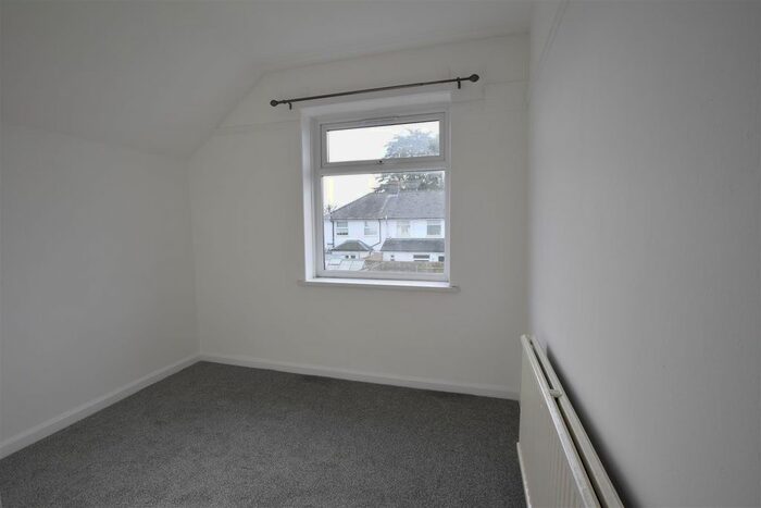 3 Bedroom Semi-Detached House To Rent In Westward Rise, Barry, CF62