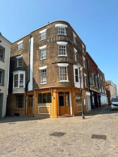 2 Bedroom Flat To Rent In Duke Street, Margate, CT9