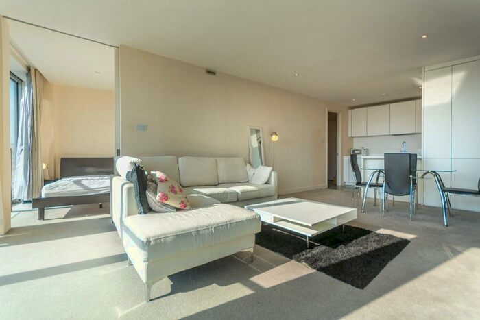 1 Bedroom Flat To Rent In Rotunda, New Street, Birmingham, B2