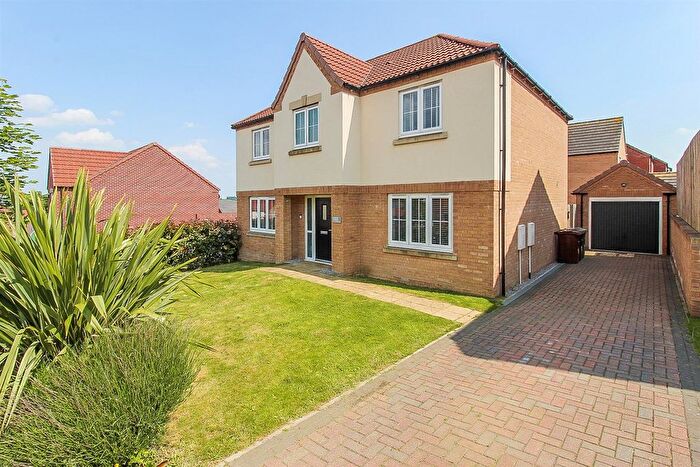 4 Bedroom Detached House For Sale In Stanley Hall Drive, Wakefield, WF1