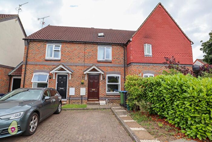 3 Bedroom Terraced House For Sale In Kaye Don Way, Weybridge, Surrey, KT13