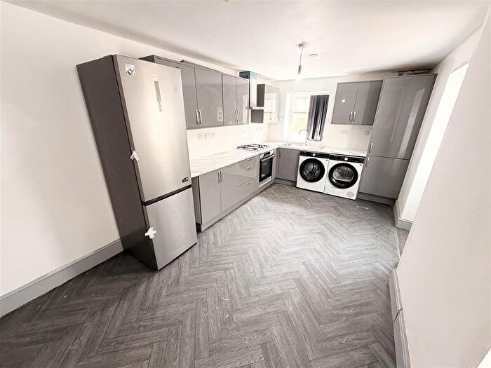 2 Bedroom Flat To Rent In Hilda Street, Pontypridd, CF37