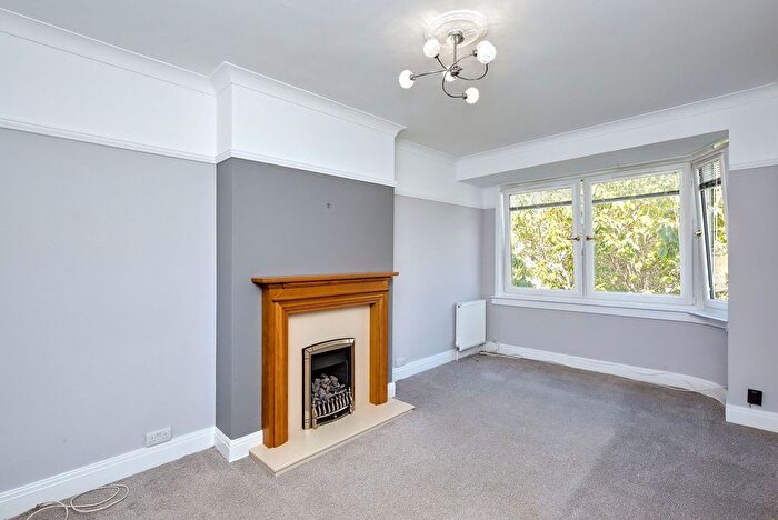 3 Bedroom Flat For Sale In Lampacre Road, Corstorphine, Edinburgh, EH12