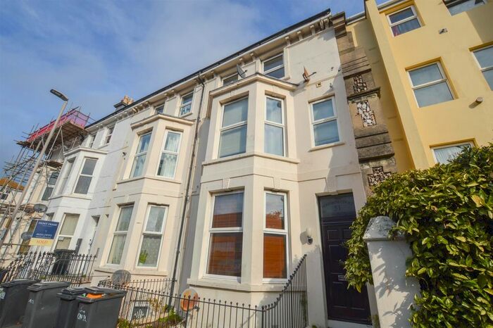 2 Bedroom Flat To Rent In Cavendish Place, Eastbourne, BN21