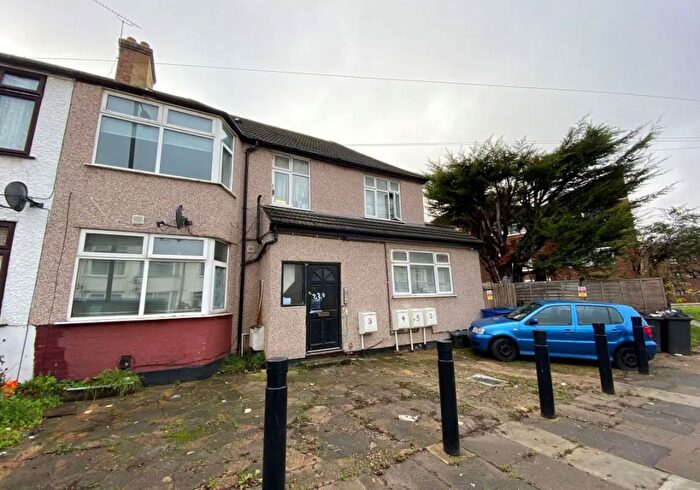 1 Bedroom Flat For Sale In Byron Road, Wealdstone, Harrow, Middlesex, HA3