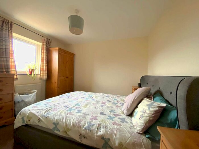 2 Bedroom End Of Terrace House To Rent In Wallace Mews, Eaton Bray, LU6