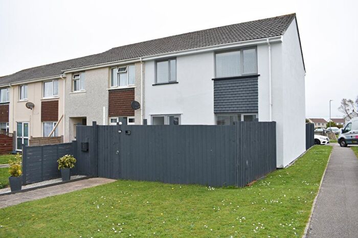 3 Bedroom End Of Terrace House For Sale In St. Martins Crescent, Camborne, Cornwall, TR14