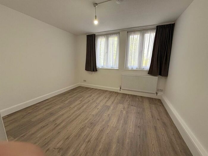 4 Bedroom Town House To Rent In Silver Street, London, N18