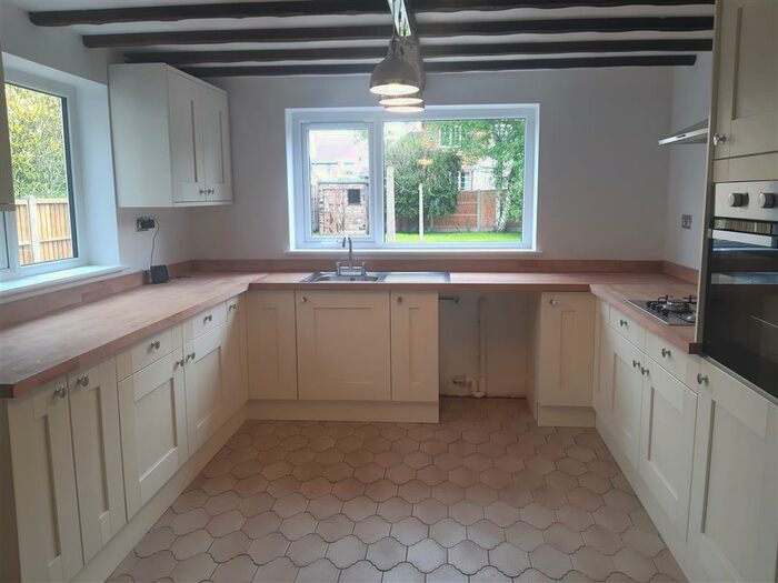 3 Bedroom Semi-Detached House To Rent In Festival Avenue, Harworth, Doncaster, DN11