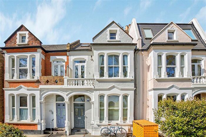 1 Bedroom Flat For Sale In Rocks Lane, Barnes, SW13