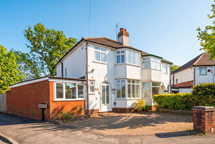 4 Bedroom Semi Detached House For Sale In Barrington Road, Solihull, B92