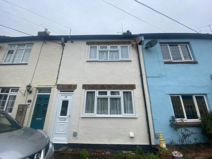 3 Bedroom House To Rent In St Thomas Road Fambridge : Online Enquiries Only, SS4