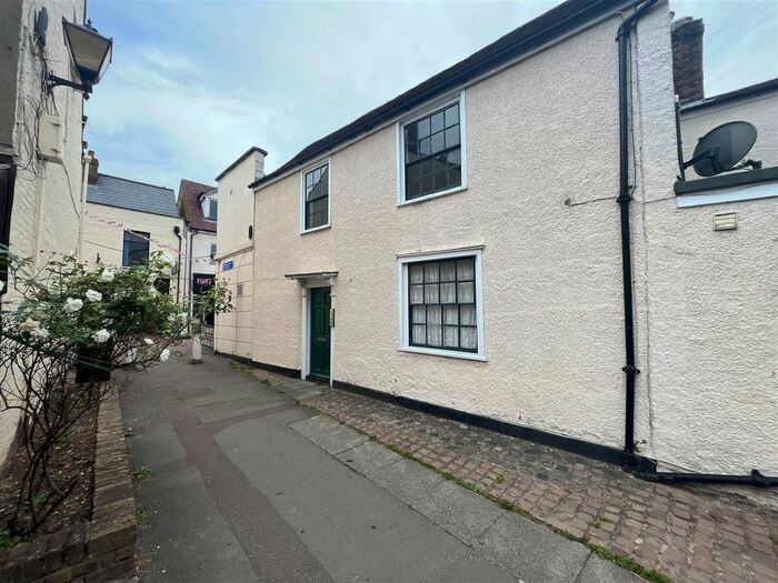 1 Bedroom Flat To Rent In Sun Street, Waltham Abbey, EN9