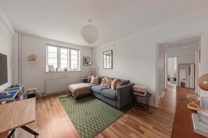 2 Bedroom Flat For Sale In Elmers End Road, Sherborne Court Elmers End Road, SE20