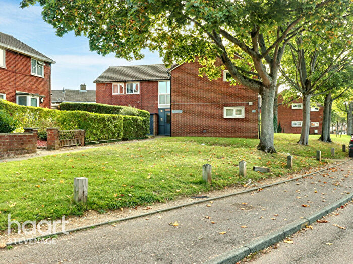 1 Bedroom Apartment For Sale In Brook Drive, Stevenage, SG2