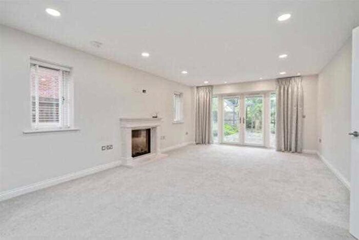 5 Bedroom Detached House To Rent In Alderbrook Road, Solihull, B91