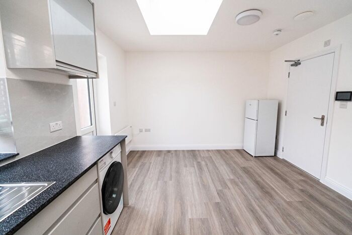 Studio To Rent In Stag Lane, Edgware, HA8