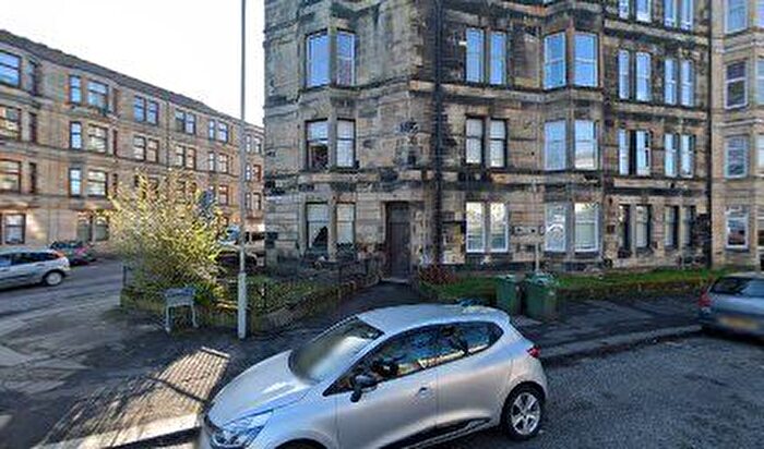 2 Bedroom Flat To Rent In Crossflat Crescent, Paisley, Renfrewshire, PA1