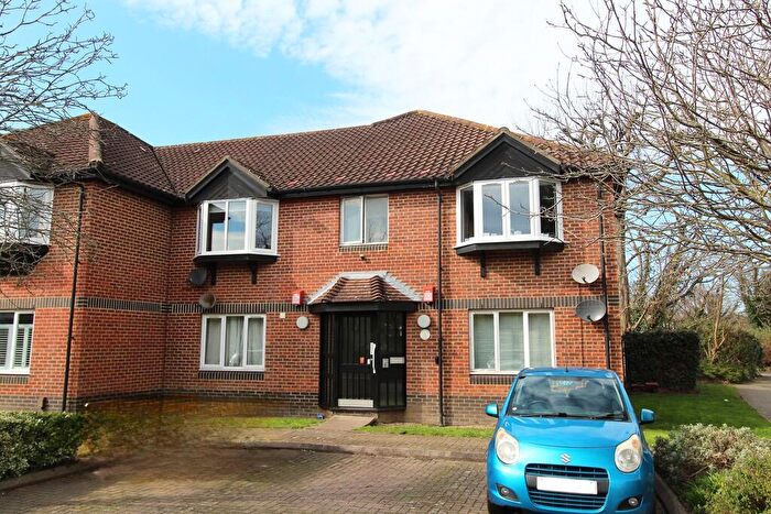 2 Bedroom Apartment For Sale In Heathlee Road, Crayford, DA1