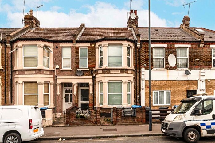 2 Bedroom Flat For Sale In Harlesden Road, Willesden Green, NW10