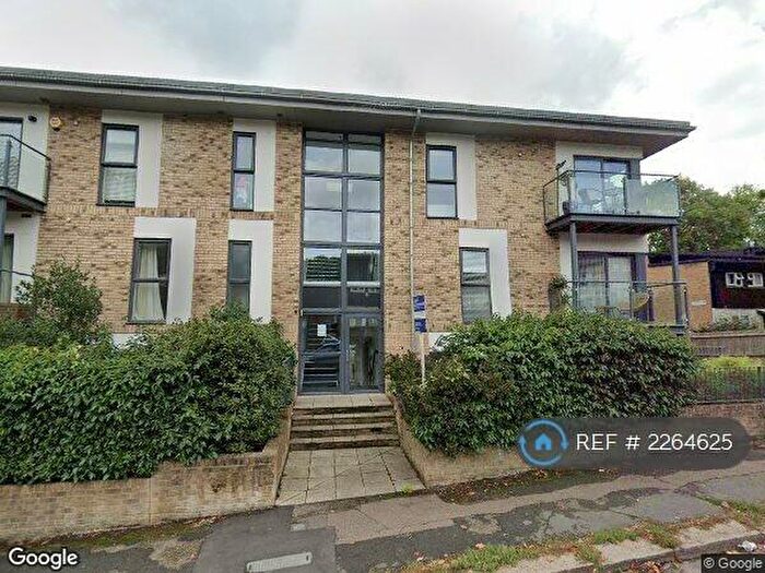 2 Bedroom Flat To Rent In Brockley Park, London, SE23