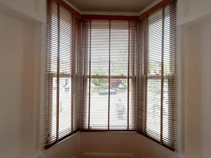 2 Bedroom Apartment To Rent In Grosvenor Road, Wanstead, London, E11