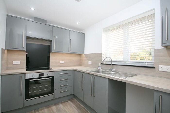 2 Bedroom Flat For Sale In Kelham Hall Drive, Wheatley, OX33