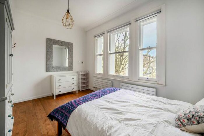 2 Bedroom Flat For Sale In Philbeach Gardens, Earls Court, London, SW5