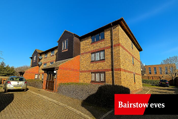 1 Bedroom Flat To Rent In Waterside Close, Barking, IG11