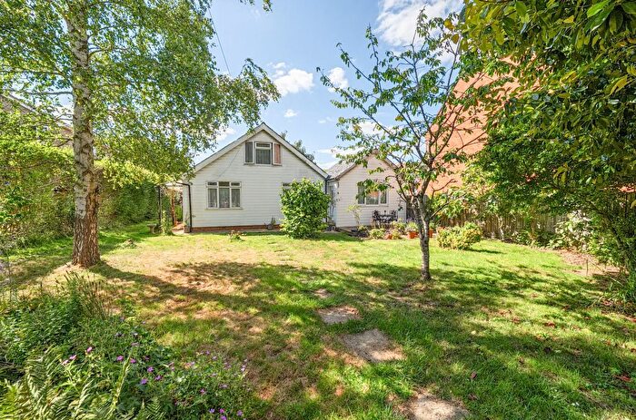 4 Bedroom Bungalow For Sale In Hadlow Road, Tonbridge, TN10
