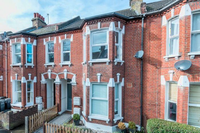 2 Bedroom Flat To Rent In Bovill Road, Honor Oak, London, SE23